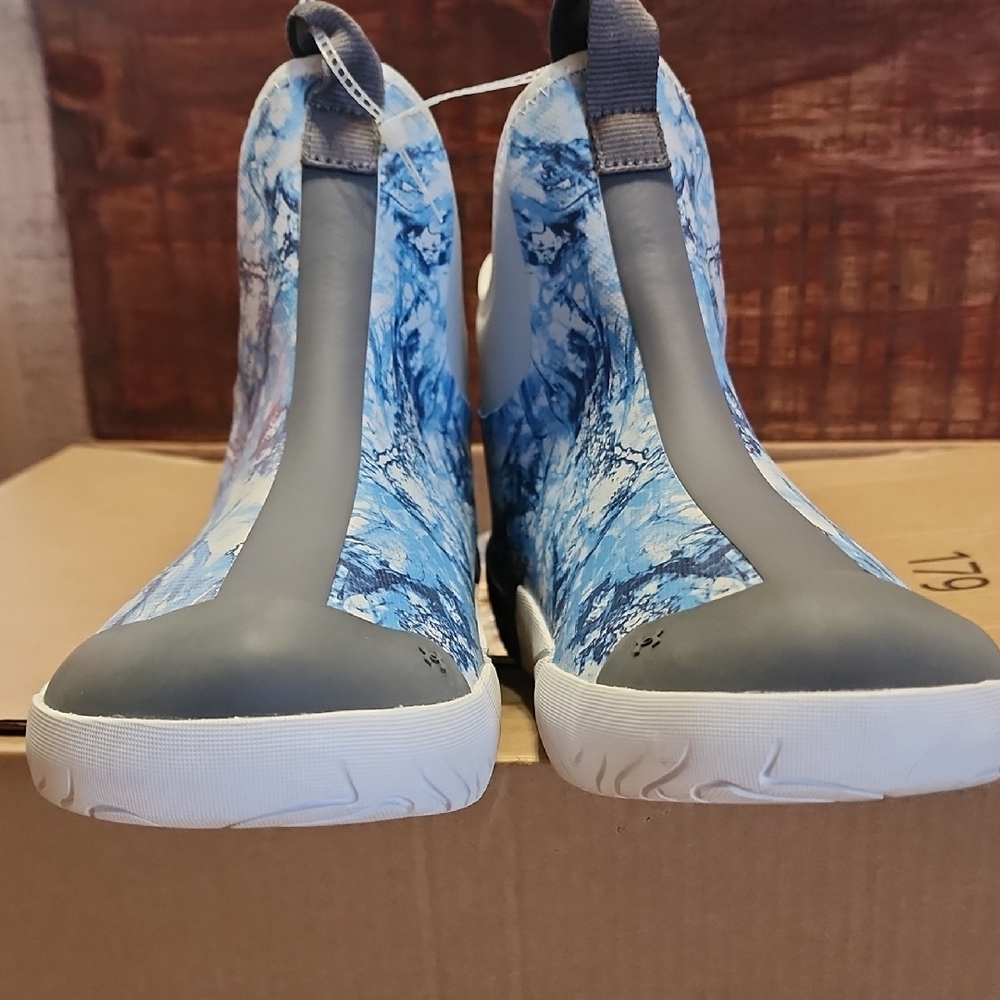 Under Armour Blue and Gray Water Boots - Picture 3 of 13